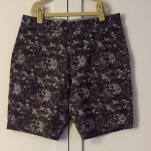 PUMA Performance Golf Shorts Men’s Gray Flat Front Stretch Athletic Size 32